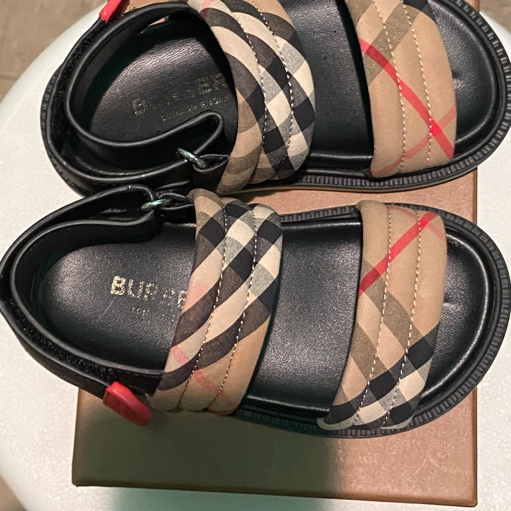 Burberry toddler sandals size 24 (7)